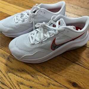 Brand New Nike Legend Essential 3 NN